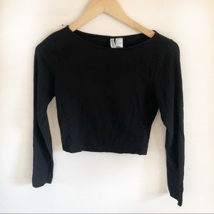 Basic Black Divided HM Long Sleeve Crop